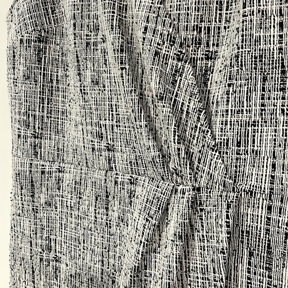 EXPRESS Tweed Wrap Fit & Flare Dress Womens Medium Black White V-Neck Textured - Picture 6 of 9